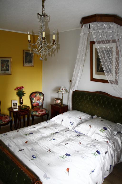 La Petite Maison Pres De L'Eglise Meillac Zimmer foto